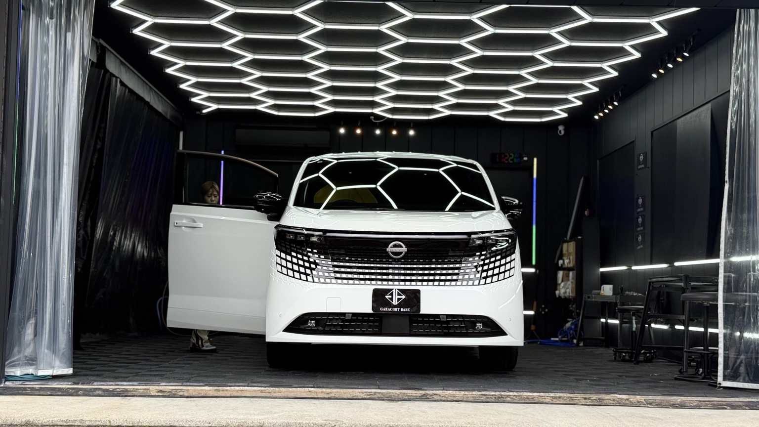 新型E53エルグランドを特別に輝かせる！