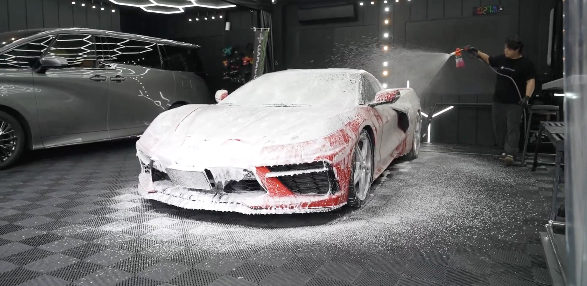 あなたのクルマを美しく保つ純水手洗い洗車